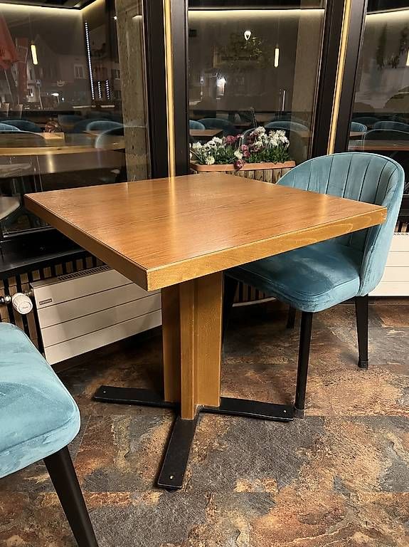 Tables: Holz Tisch – D'occasion à Oberuzwil par Babbara