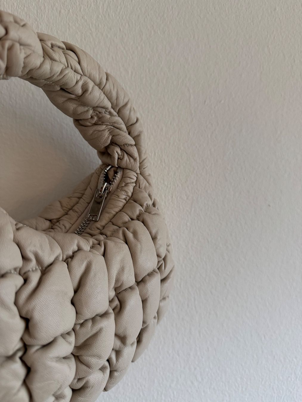 Cos Taschen: Cos Ledertasche, hellbeige – Gebraucht aus Zürich von Joa_27d6 1