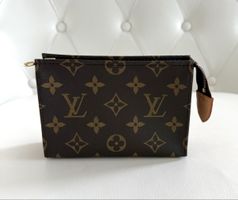 Louis Vuitton Poche Toilette 15 in Monogram Canvas