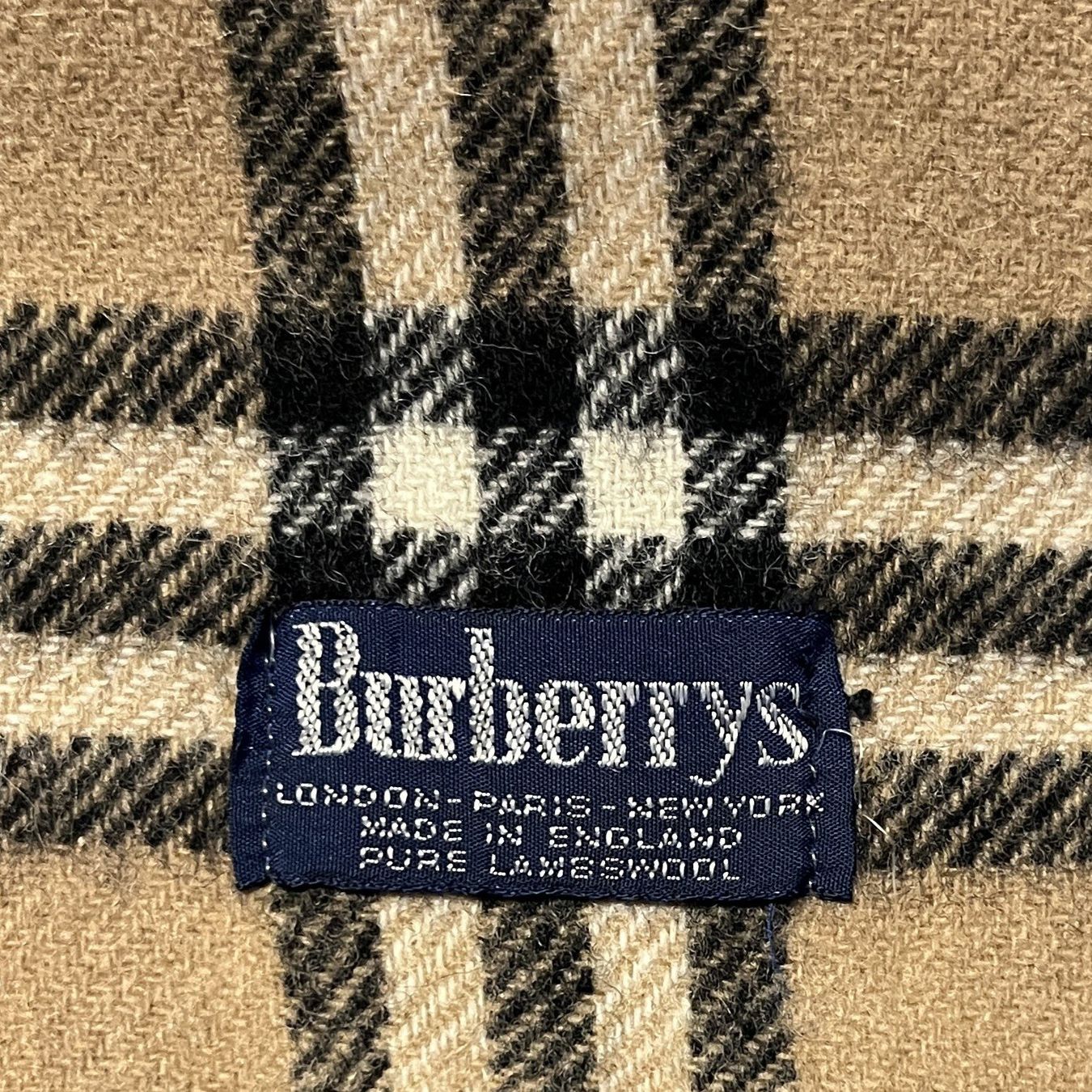Burberry Foulard & Sciarpe: Vintage Burberry Scarf 100% Lambswool – Usato da Chamoson venduto da Sapoloshop 1