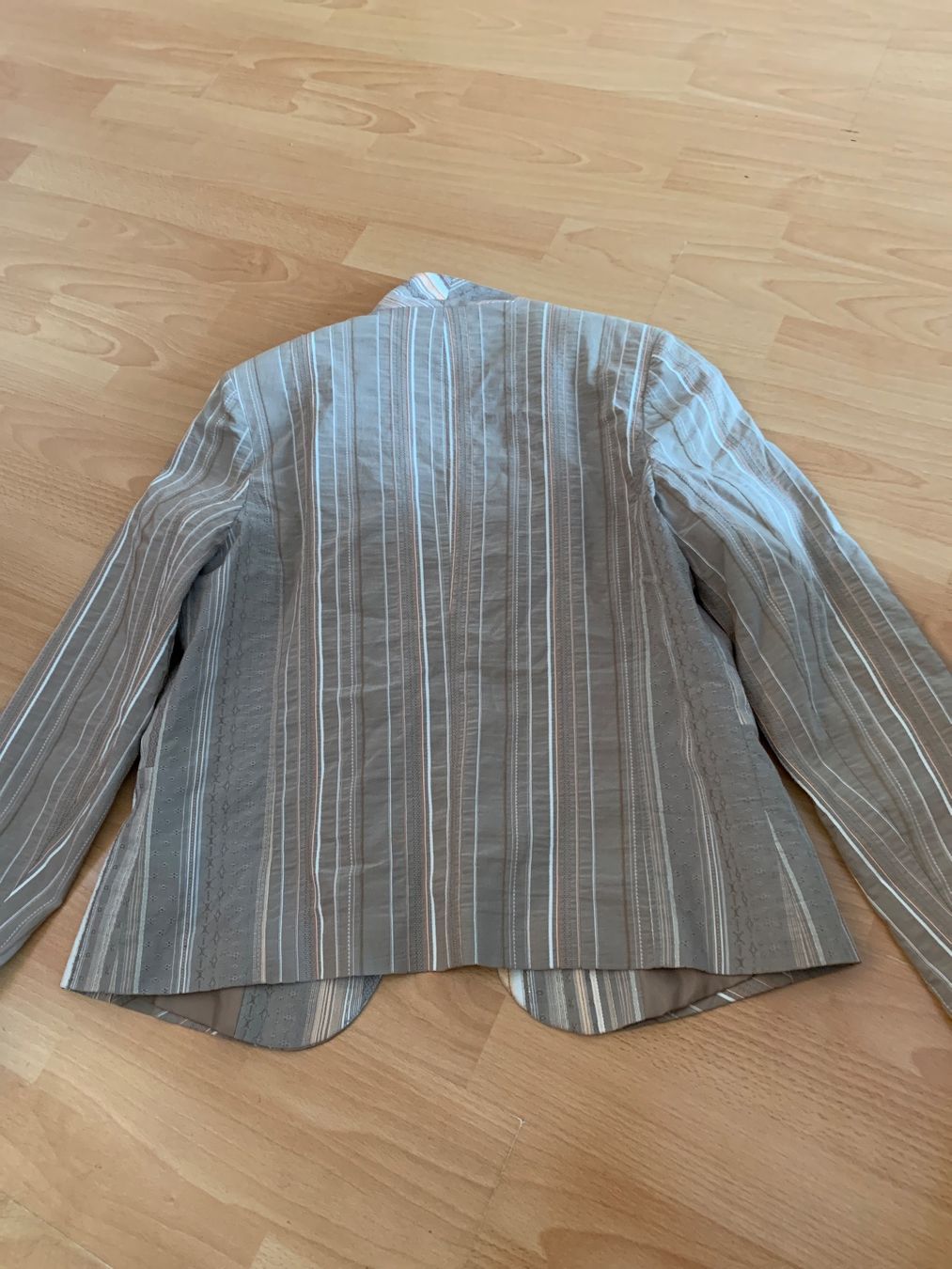 Giacche: Joli blazer Armand Thiery taille 42 CH – Usato da MEYRIN venduto da Gwendo10 1