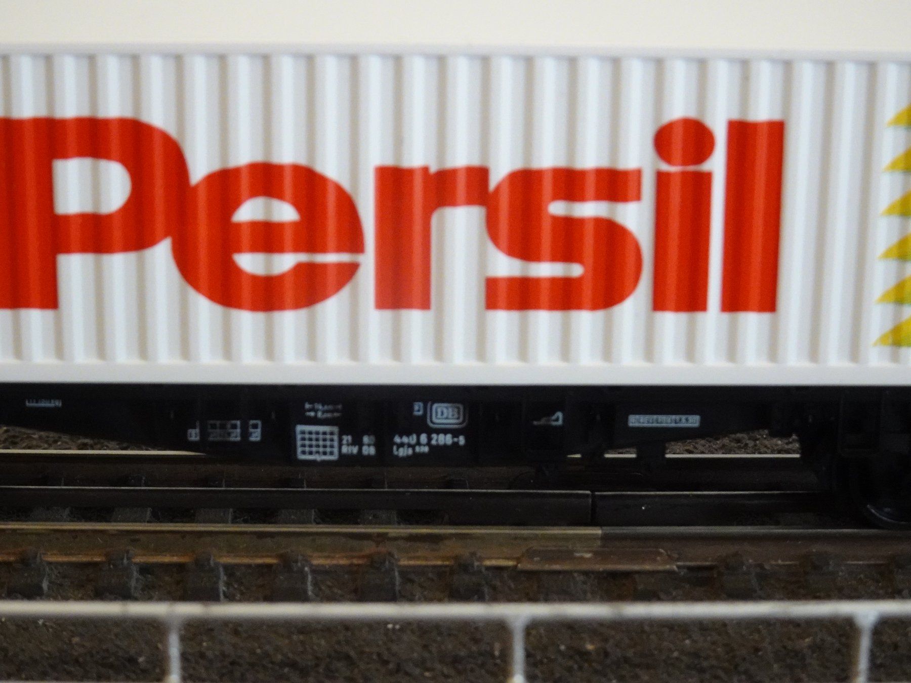 Roco Modellini di ferrovie: Fleischmann 5244, Container-Tragwagen "PERSIL" der DB – Usato da Grossaffoltern venduto da berner85 2