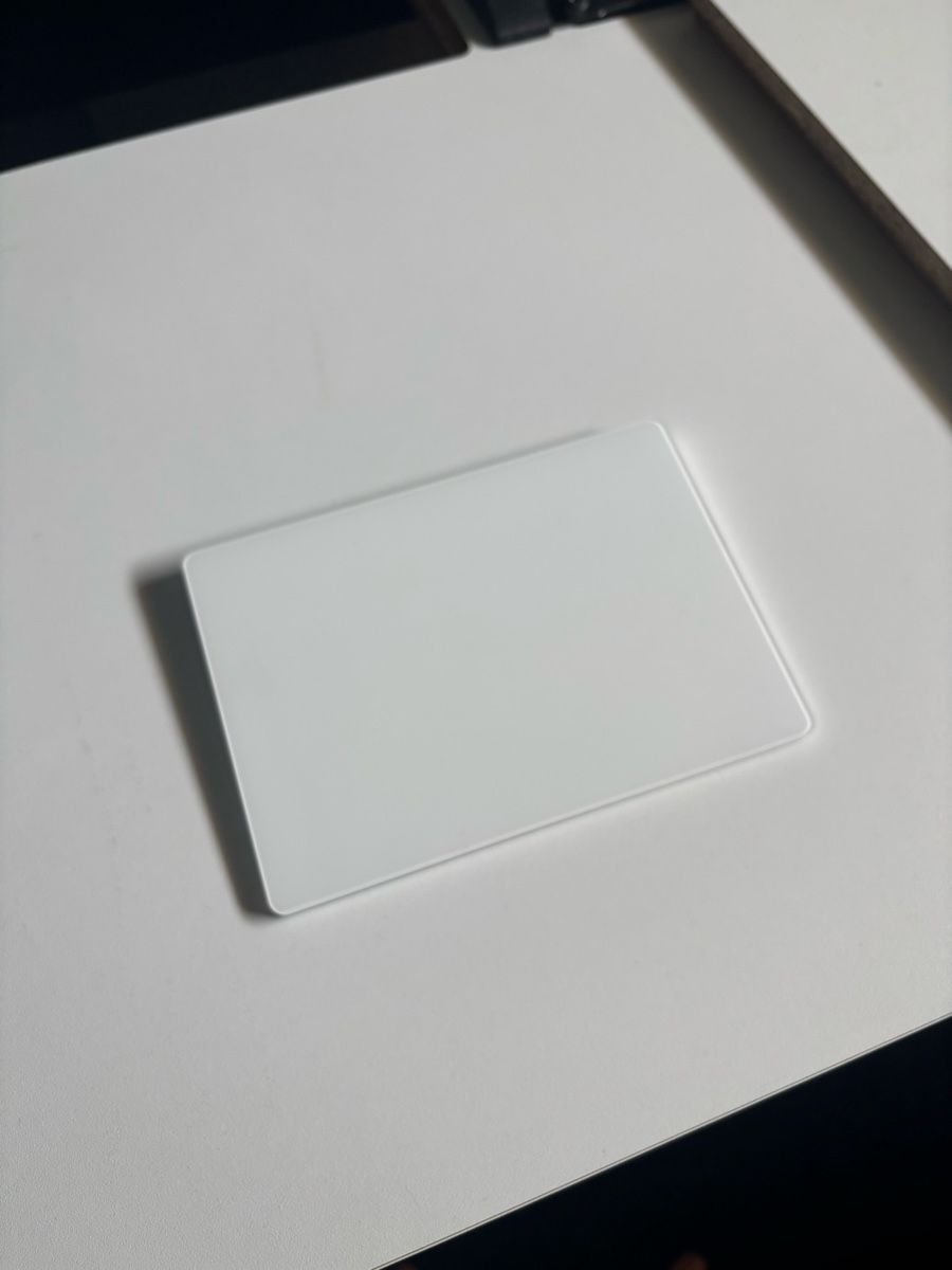 Apple Mouse: Apple Magic Trackpad with Bluetooth – Nuovo (secondo la descrizione) da Thun venduto da lau_96bj 3