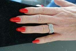 Weissgoldring mit Diamanten