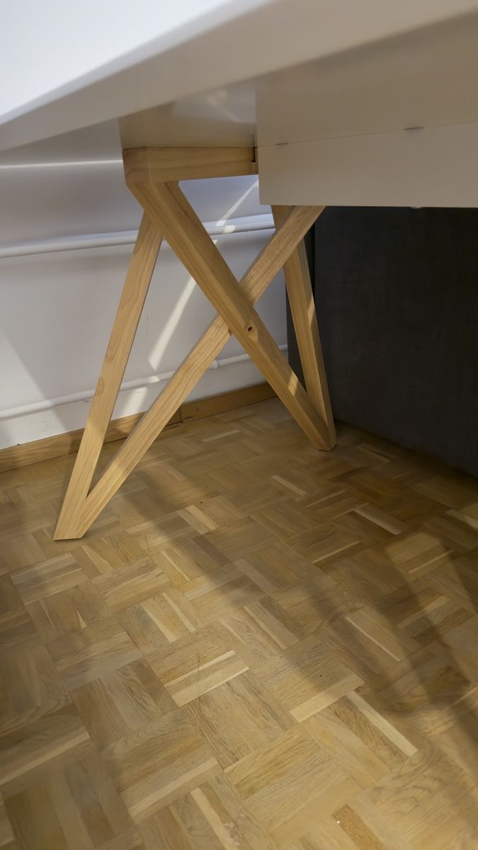 Tavoli: Moderner Ess-/Schreibtisch weiss Holzgestell – Usato da Luzern venduto da jan_8q25 3