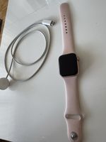 Apple Watch series 6, 40 mm Gold Aluminium Pink Sand