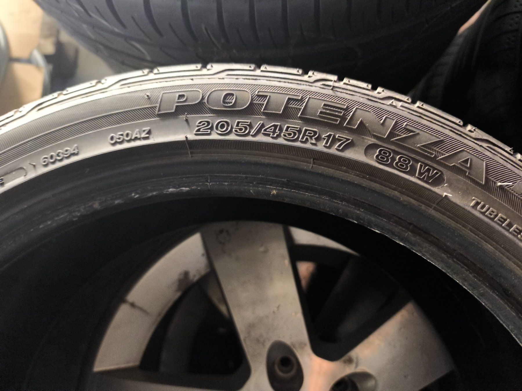 Bridgestone Pneumatici & Ruote complete: 205/45R17 Bridgestone – Usato da Jona venduto da Nabobtuning 2