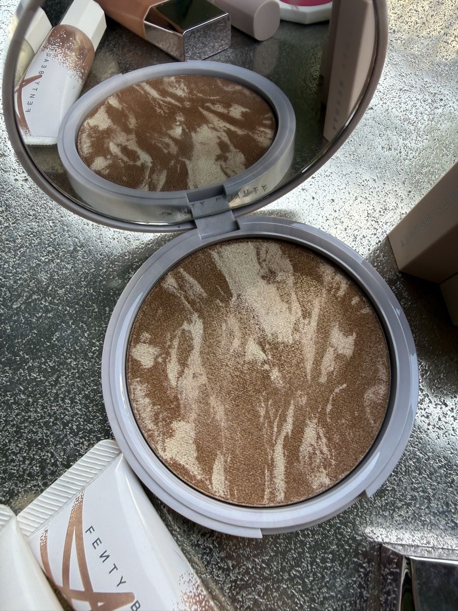 Kosmetik-& Massageliegen: Fenty Beauty Cosmetics Bundle New Unused – Neu (gemäss Beschreibung) aus Zürich von pinish 2