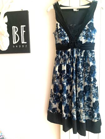 festliches Sommerkleid XS Vila 2-lagig, interessante Details