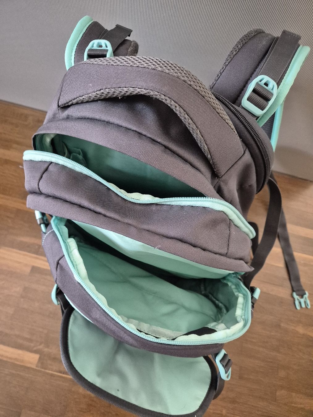 Satch Zaini: Satch Schulrucksack – Usato da St. Gallen venduto da wutschup
