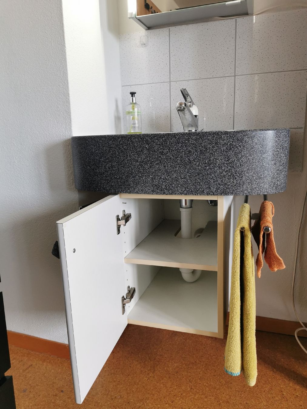 Mobili per bagno: Waschtisch mit Waschbecken  – Usato da Urswil venduto da Figugegu2 2