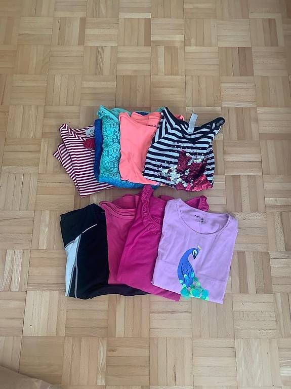 Camicette, T-shirt & Top: Mädchen T-Shirts 130 – Usato da Zürich venduto da Andjanett