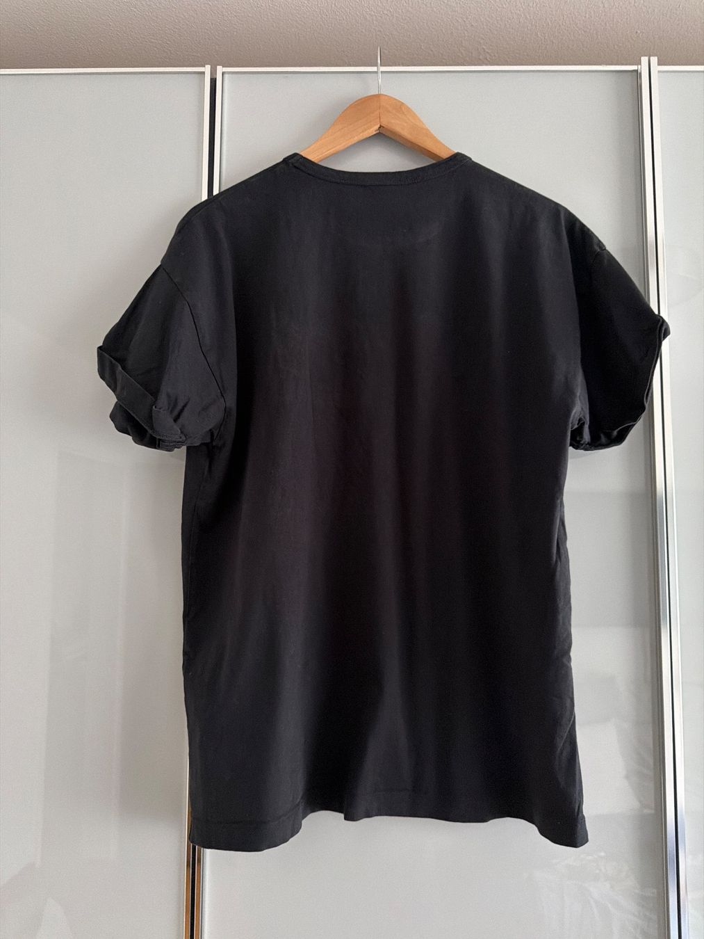 T-shirt: Schwarzes T-Shirt von N°21 – Usato da Dübendorf venduto da MariaS. 2