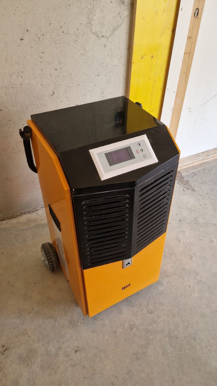 Deumidificatori: Ayce Industrie Luftentfeuchter 60 L – Usato da Sisseln AG venduto da Andreas.Wa