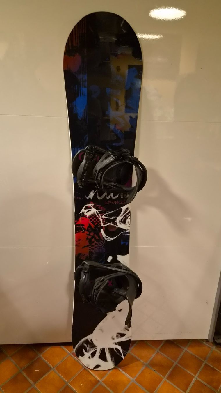 Snowboard Nitro Boards: Nitro Snowboard 146cm inkl. Bindung – Gebraucht aus Oberrieden von Raja011