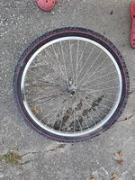 Roue arrière VTT 26 pouces avec pneu (Liseré rouge)