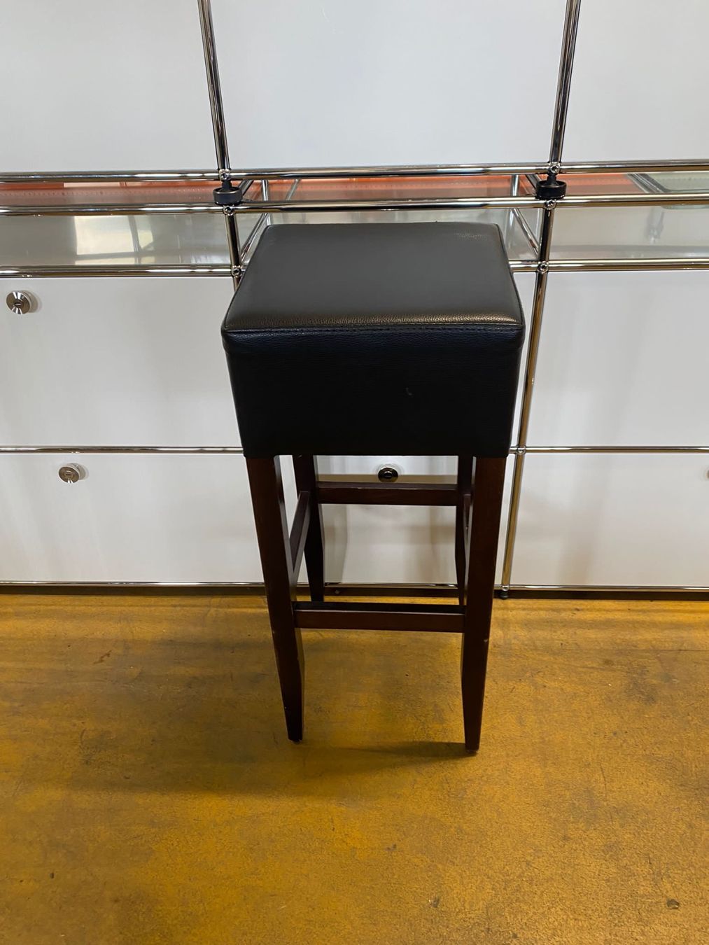Sgabelli: Barhocker Leder in schwarz/braun – Usato da St. Gallen venduto da MSMoebelhandel
