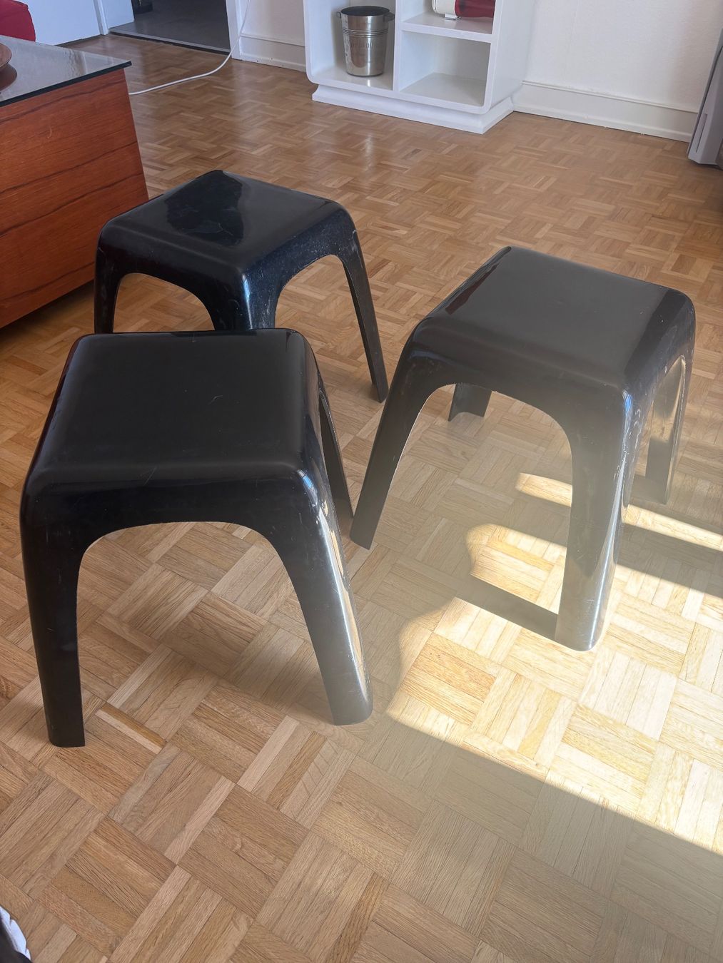Sgabelli: Tabouret noir signer, design classique italie – Usato da Neuchâtel venduto da luc_8c68 3