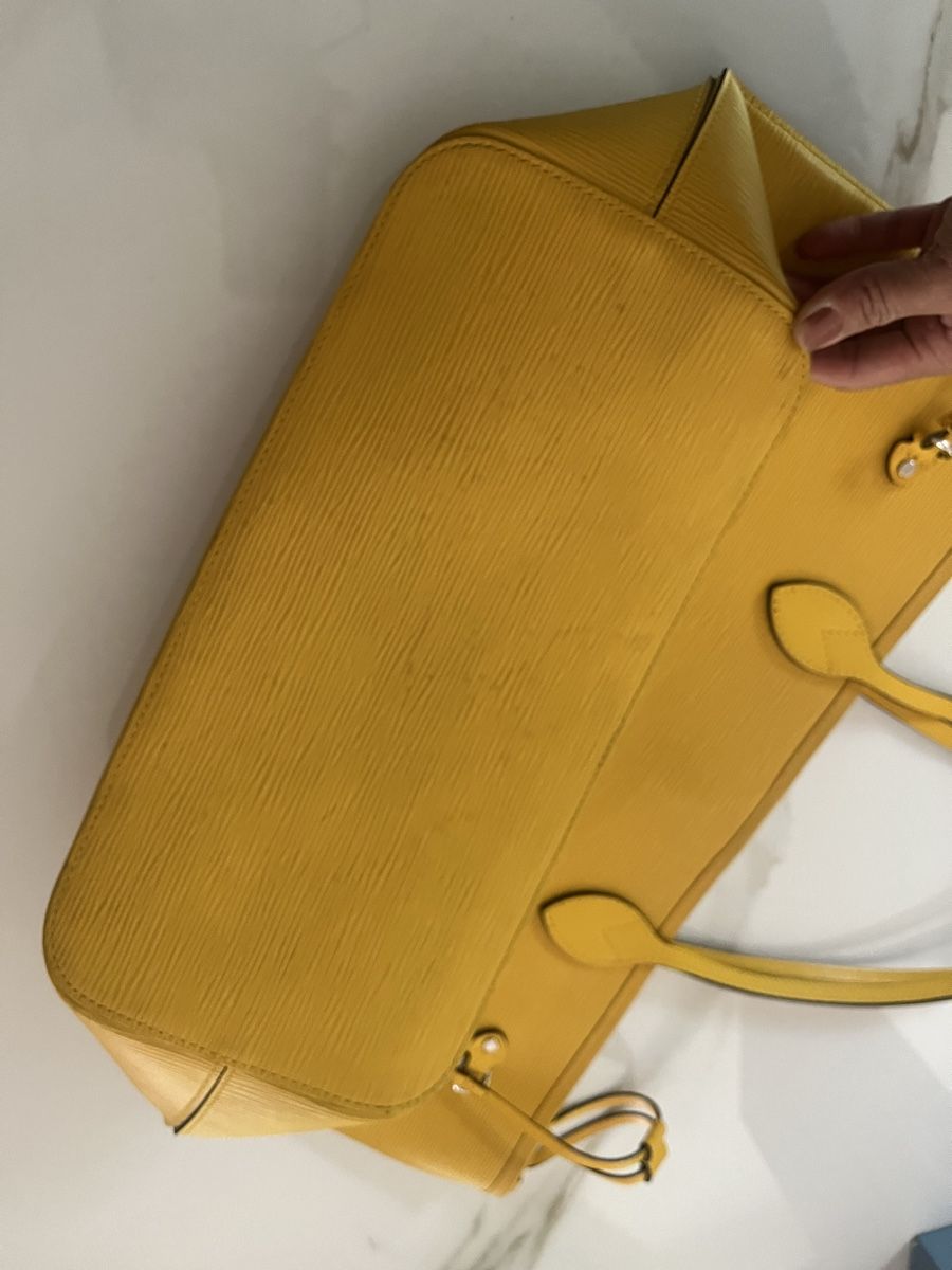 Louis Vuitton Borse da donna: Sac à main LV, cuir épi jaune  – Usato da Bellevue venduto da utilisatratice 2