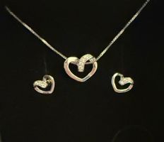 Collier et boucles d’oreilles cœurs en argent comme neuf!