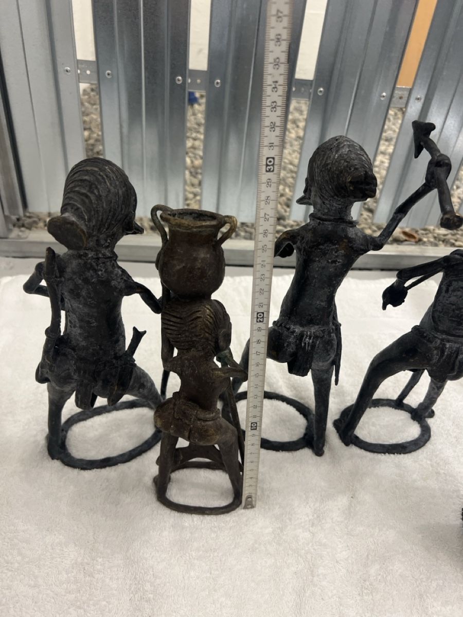 Statuette: Afrikanische Bronzefiguren, Dekoration, Kunstobjekte – Usato da Zürich venduto da Privat_13 6