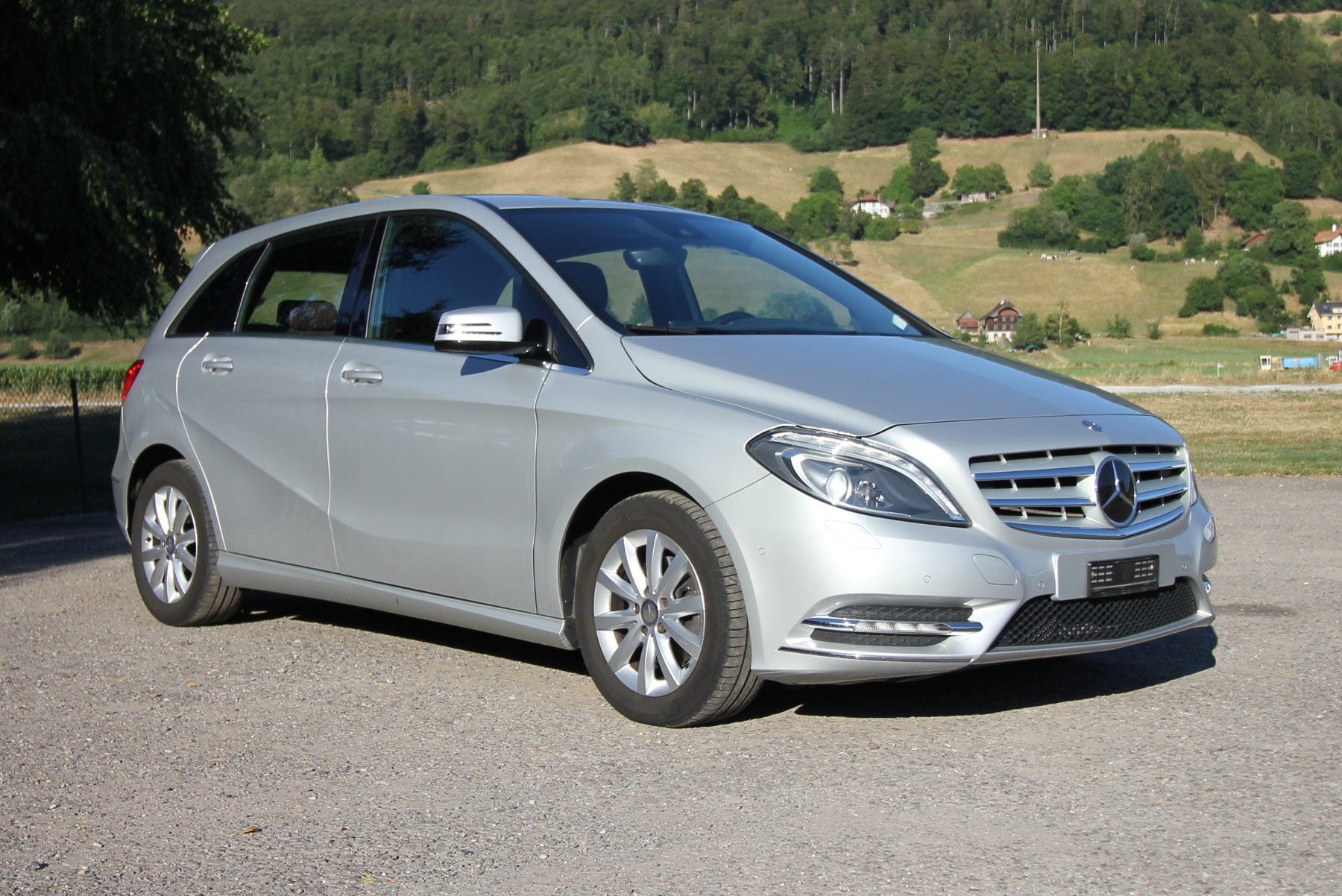 Mercedes-Benz Autos: Mercedes-Benz B200 – D'occasion à Kaufdorf par Ostrich