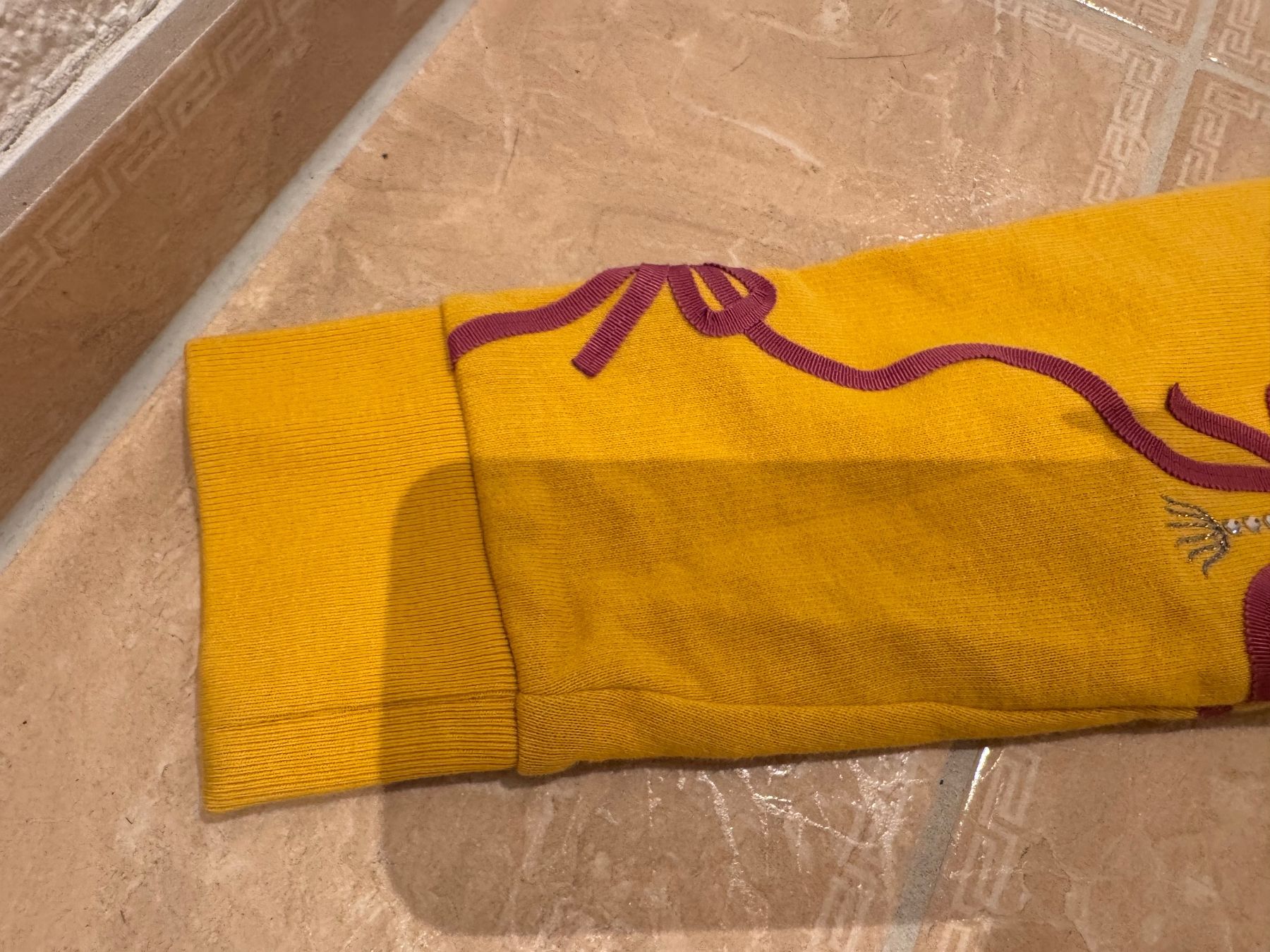 Gucci Maglioni & Felpe: Gucci wunderschöner Glitzerschleifen Pulli, 10-11J NP 320 Fr – Usato da Klingnau venduto da Markus14 1