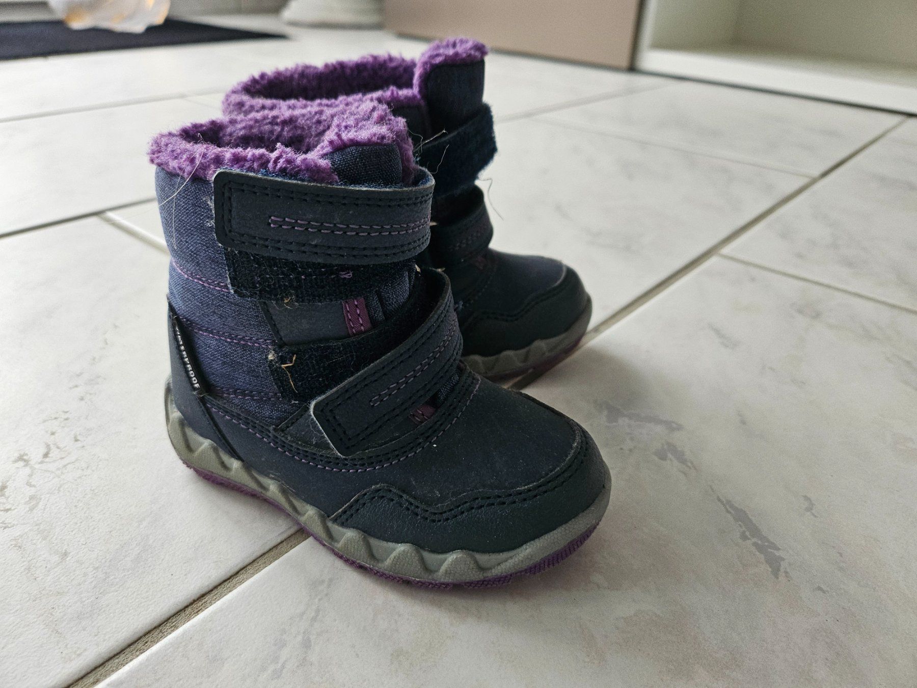 Scarpe per ragazze: Winterstiefel 22 – Usato da Kefikon TG venduto da Livline