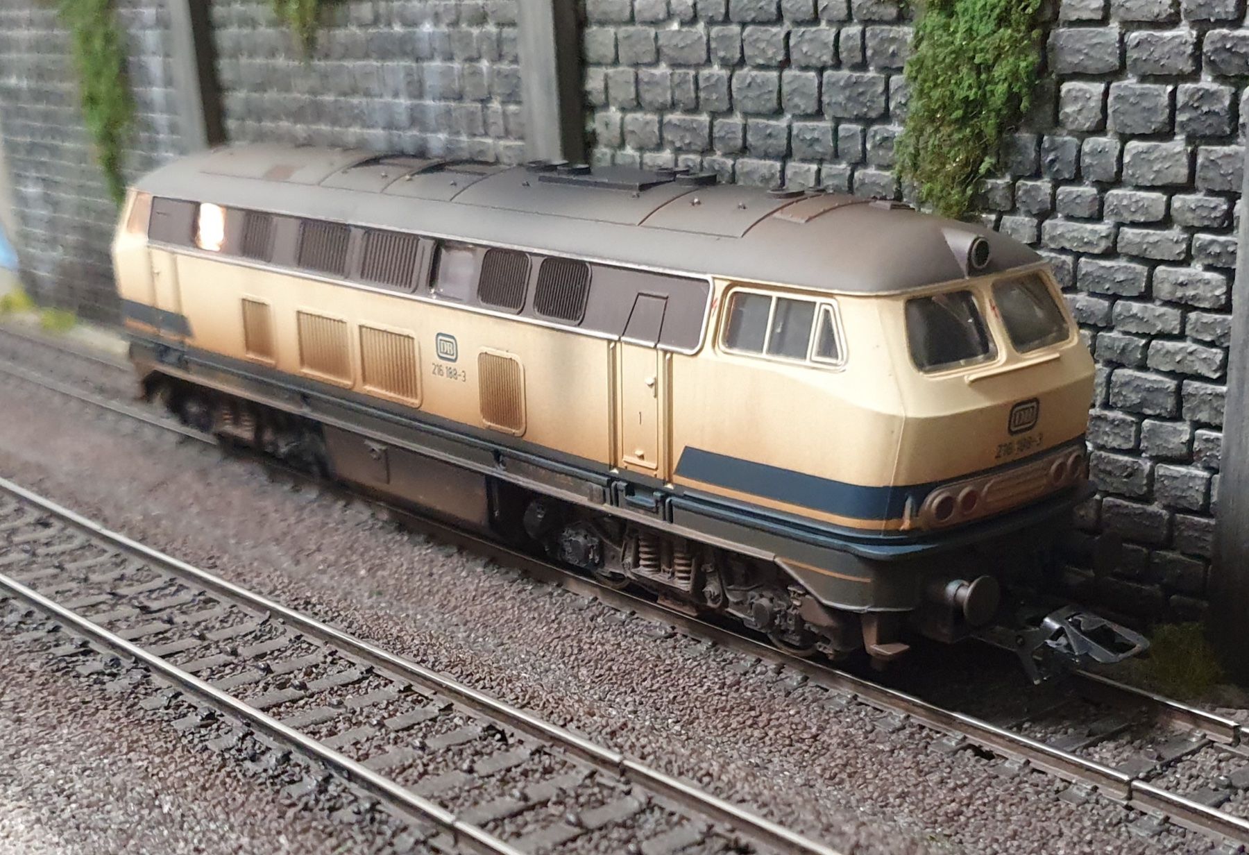 Märklin Modellini di ferrovie: BR 216 DB, MARKLIN 3374, DIGITAL + PATINE – Usato da Loveresse venduto da FIFILOULOU 5