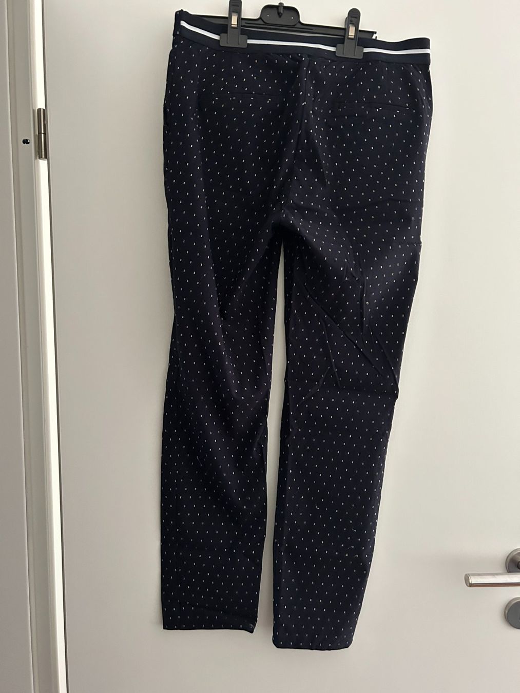 Zara Pantaloni: Hose,Zara,55% Viskose,37% Polyamide,4% Elastan, 4% Polyester – Usato da Binningen venduto da Rose_Basel 1