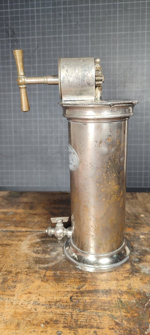 Medizinische Geräte: Wunderschönes altes Medizinisches Gerät ein IRRIGATOR – Gebraucht aus Gelterkinden von MYSTOREFORYOU4460 1