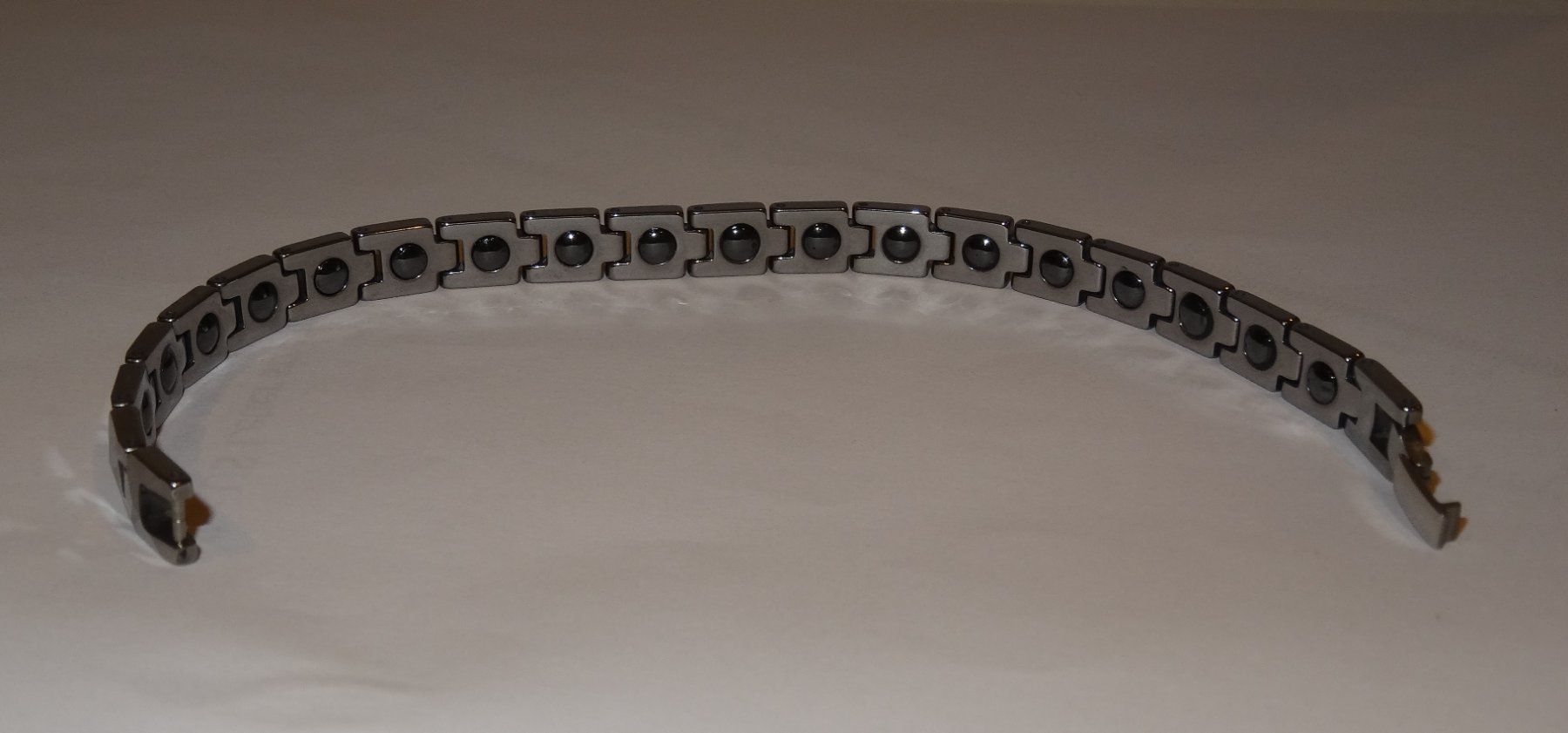 Bracciali & Braccialetti: Armband aus Wolfram – Nuovo e nell'imballaggio originale da Matten b. Interlaken venduto da kero71 3