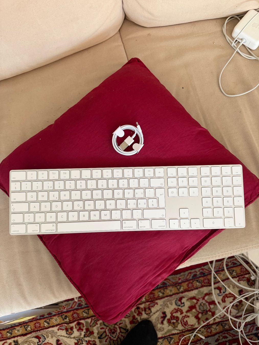 Apple Tastiere: Apple Tastatur Magic 2 – Usato da Schattdorf venduto da Kofi57