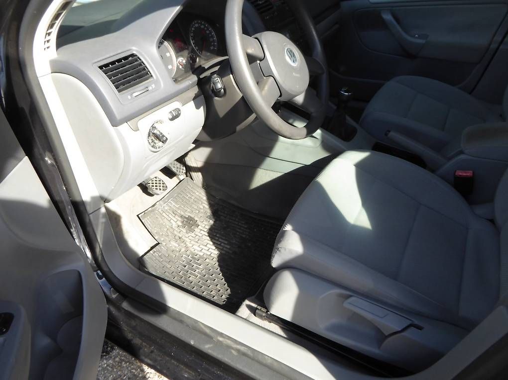 Automobili: VW Golf V 1.9 TDI – Usato da Geneve venduto da pau_ybt5 2