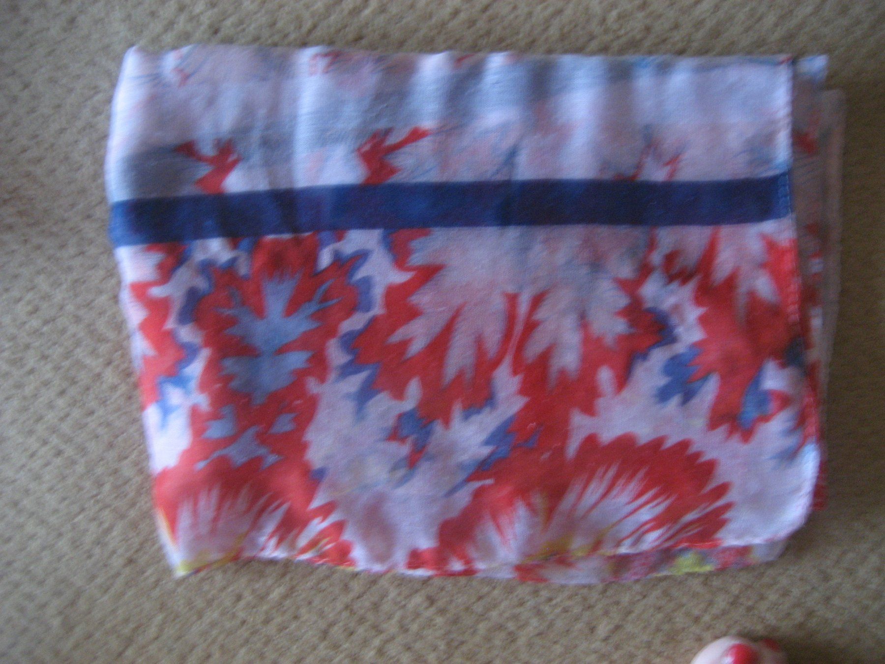 Foulard & Sciarpe: 6-er Set leichte Sommer Schals mit Blumenmuster, Top! – Usato da Wettswil venduto da paradores 1