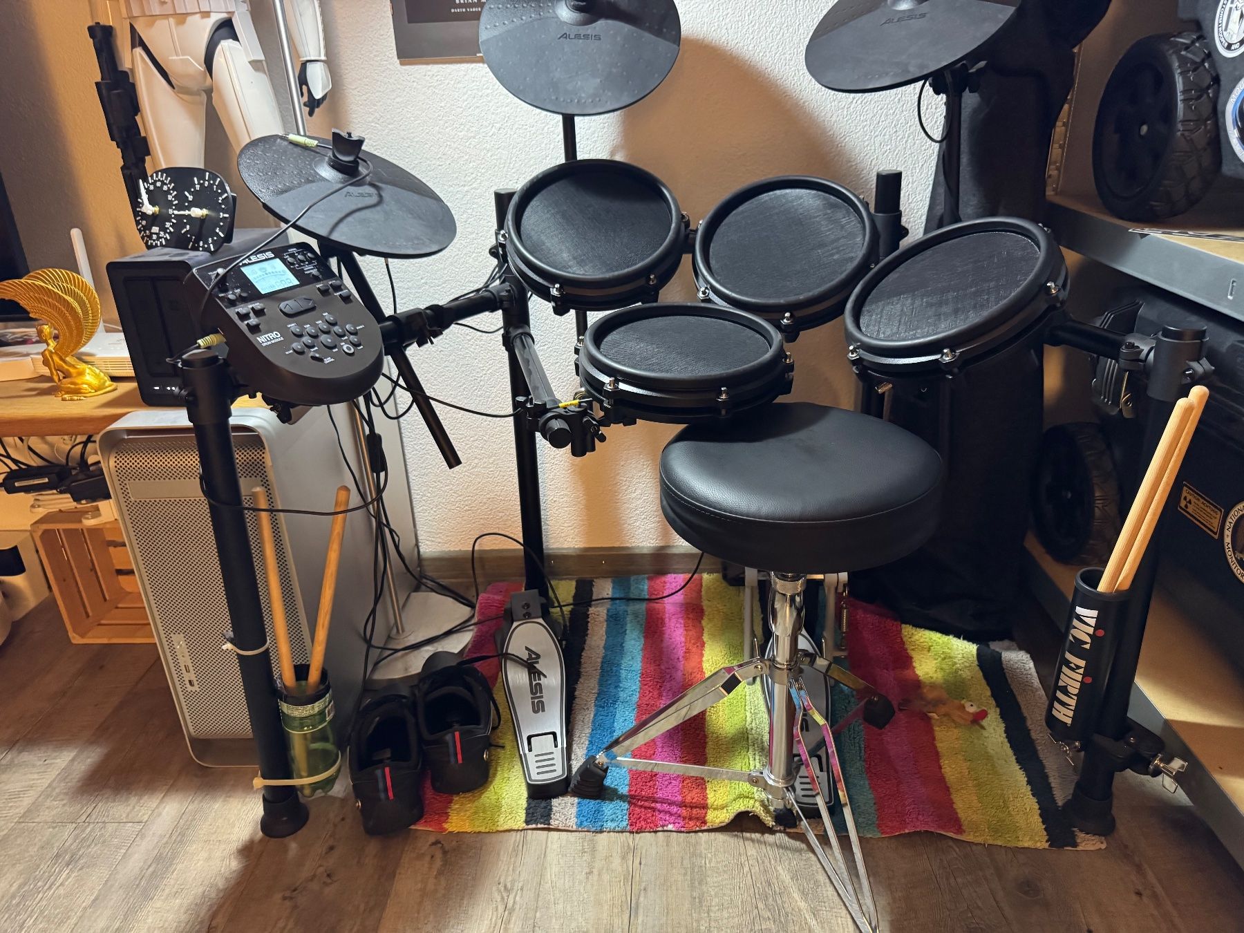 Alesis Strumenti musicali: Alesis Nitro Mesh E-Drums Set - Mit Zubehör – Usato da Burgdorf venduto da Caradhras 1