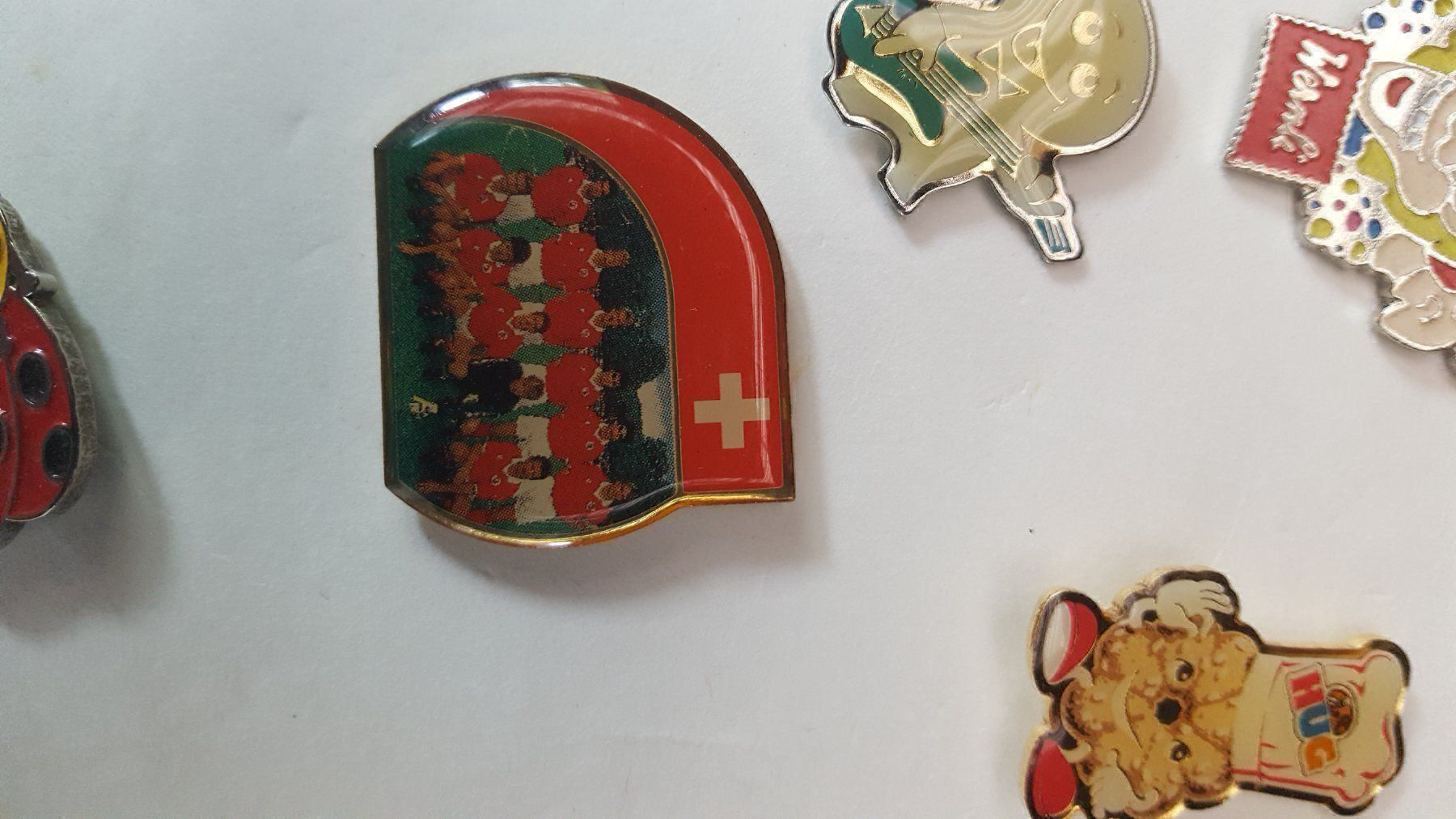 Plaketten & Abzeichen: diverse PIN – Gebraucht aus Reinach von 3Guggerli 2