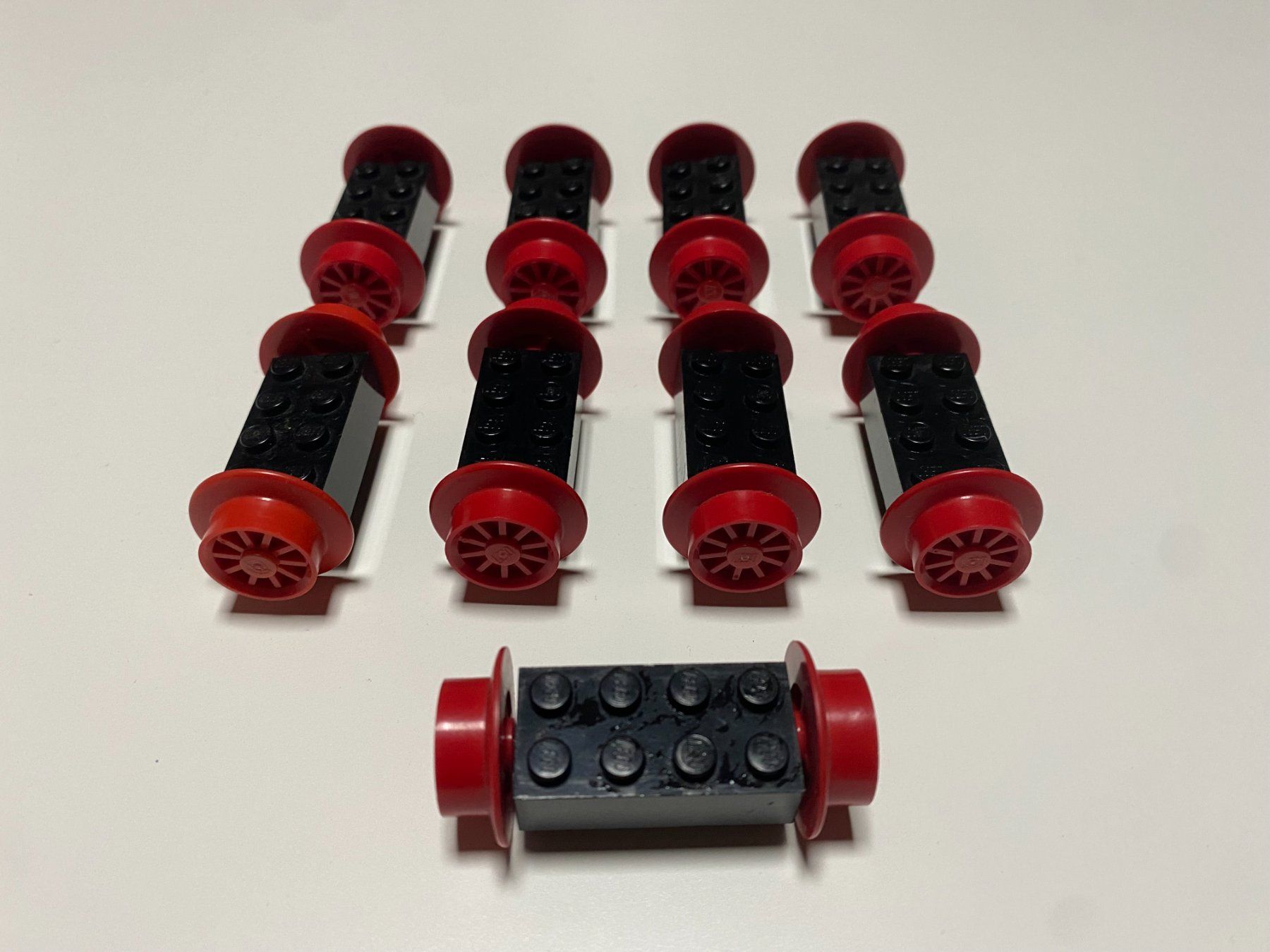 Lego Spielzeuge: LEGO - 9 - EISENBAHN - ROTE - ACHSEN – Gebraucht aus Gelterkinden von ajdt4