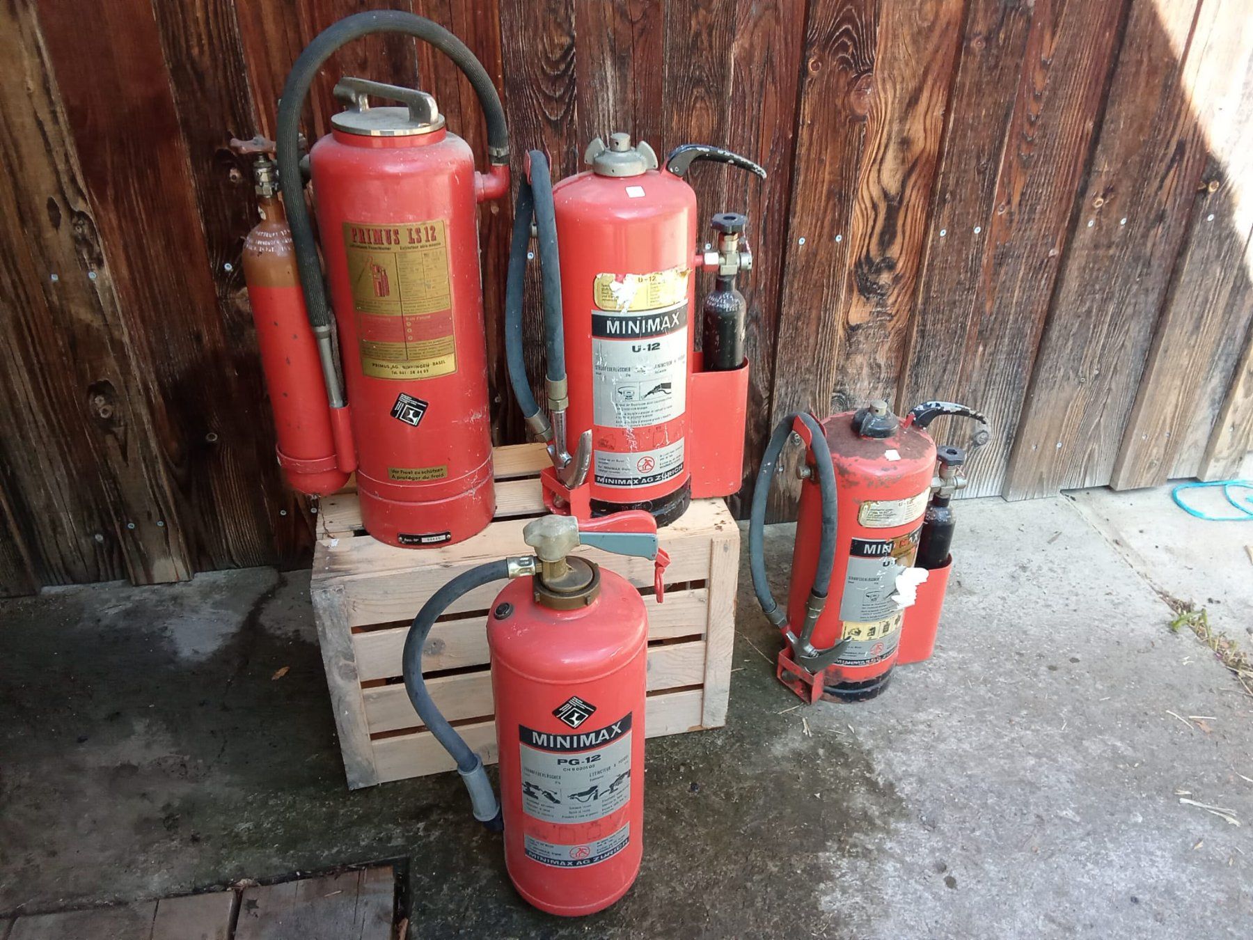 Estintori: Feuerlöscher – Usato da Turbenthal venduto da Tish_77