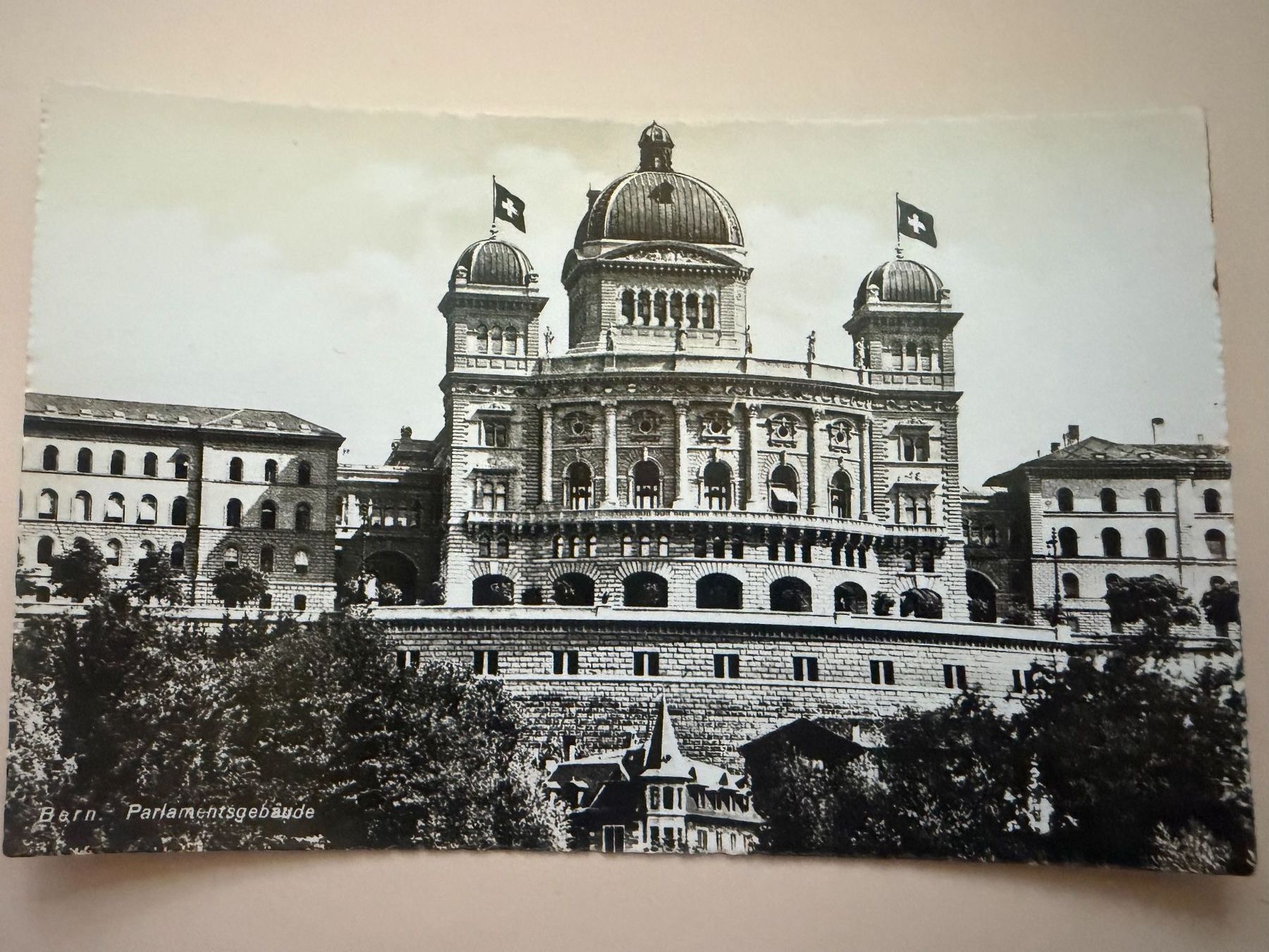 Cartoline postali: Bern - Bundeshaus - Ansichtskarte – Usato da Tegerfelden venduto da siebenmacky