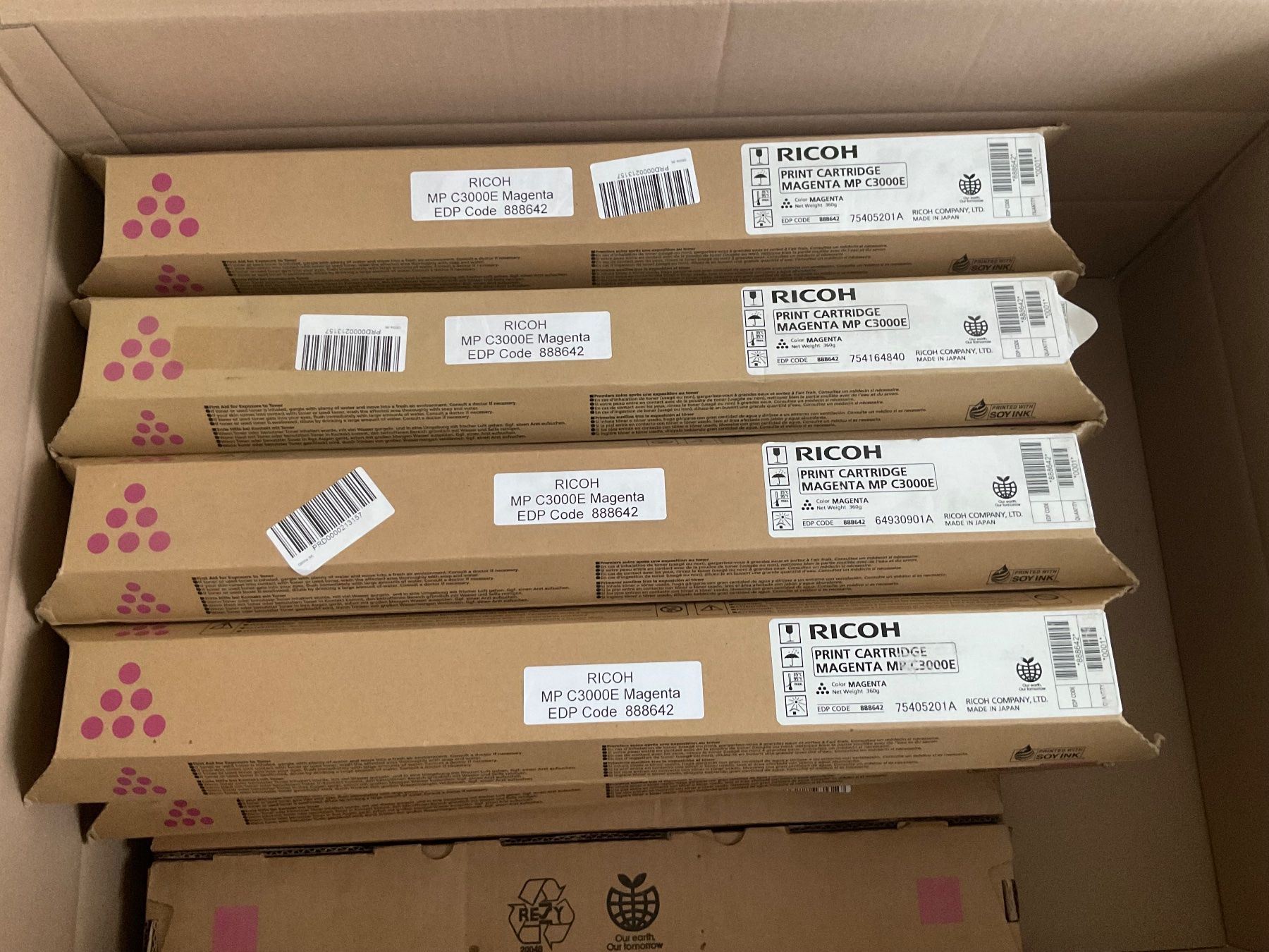 Ricoh Cartucce per stampanti & toner: Ricoh C3000e Toner Magenta Neu – Nuovo e nell'imballaggio originale da Adliswil venduto da khi_wy76
