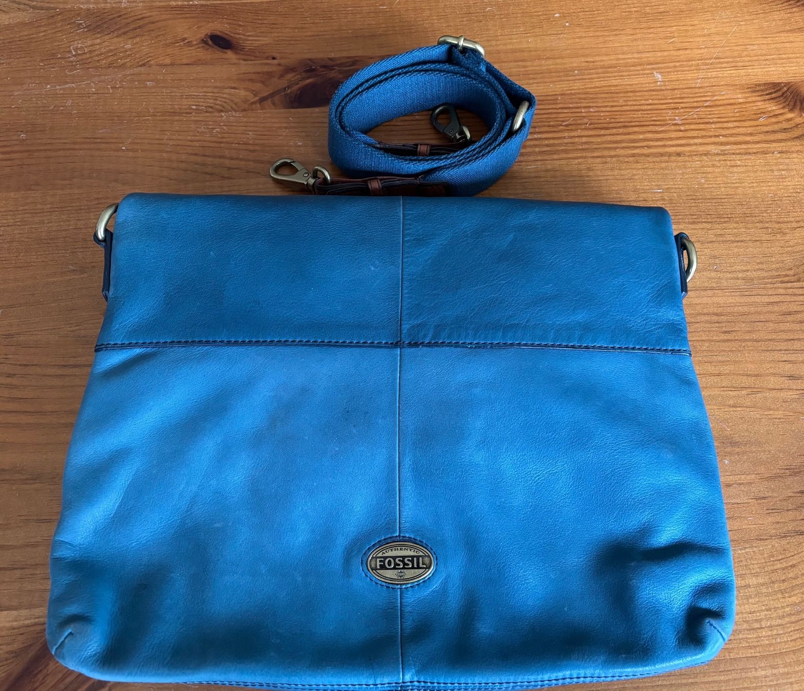 Fossil Borse da donna: Fossil Tasche Explorer Large Distressed Messenger Crossbody – Usato da Zürich venduto da Kstrauss1606 6