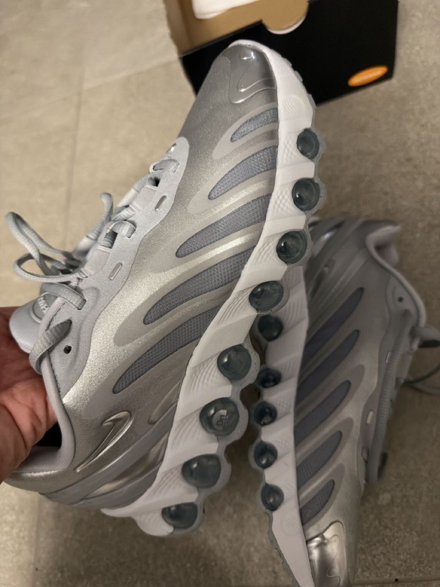 Nike Scarpe da donna: Nike W Air Max Dn8 Silver 39 – Nuovo (secondo la descrizione) da Massagno venduto da pokecoach