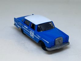 Matchbox Mercedes-Benz 220 SE #685