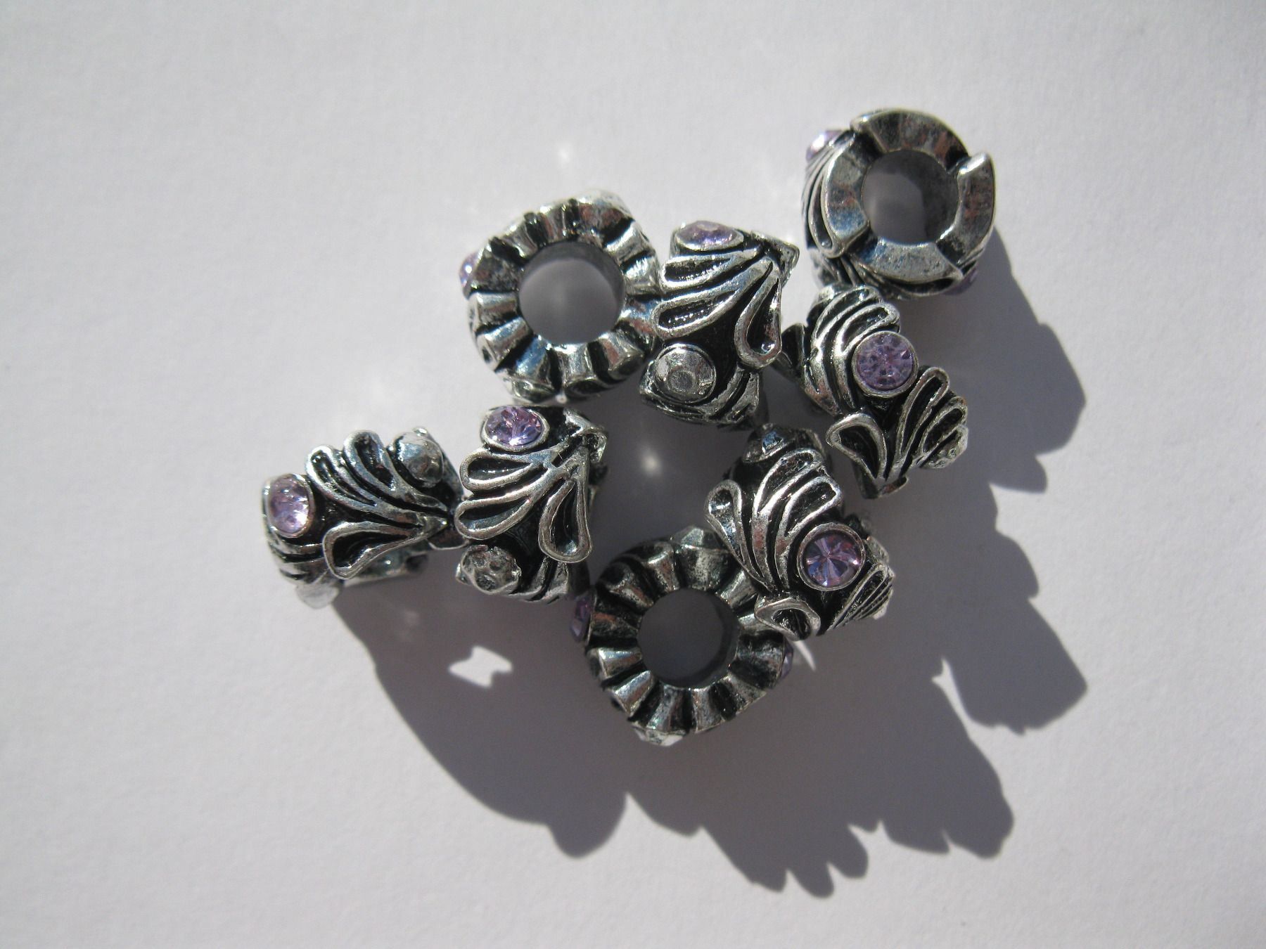 Perlen (unechte): 2 Metallperlen, Grosslochperlen, Beads altsilber, rosa – Neu und originalverpackt aus St. Margarethen TG von LuanaKa 1