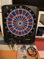 Dartscheibe mit Pfeilen - Ideal für den Winterspass!