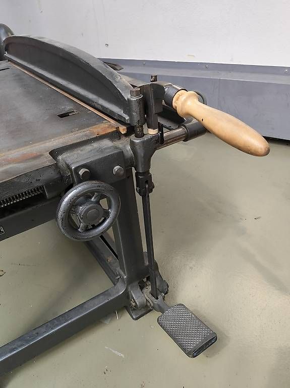 Tavoli: Schneidetisch antik – Usato da Winterthur venduto da Sjo_van_Roo 2