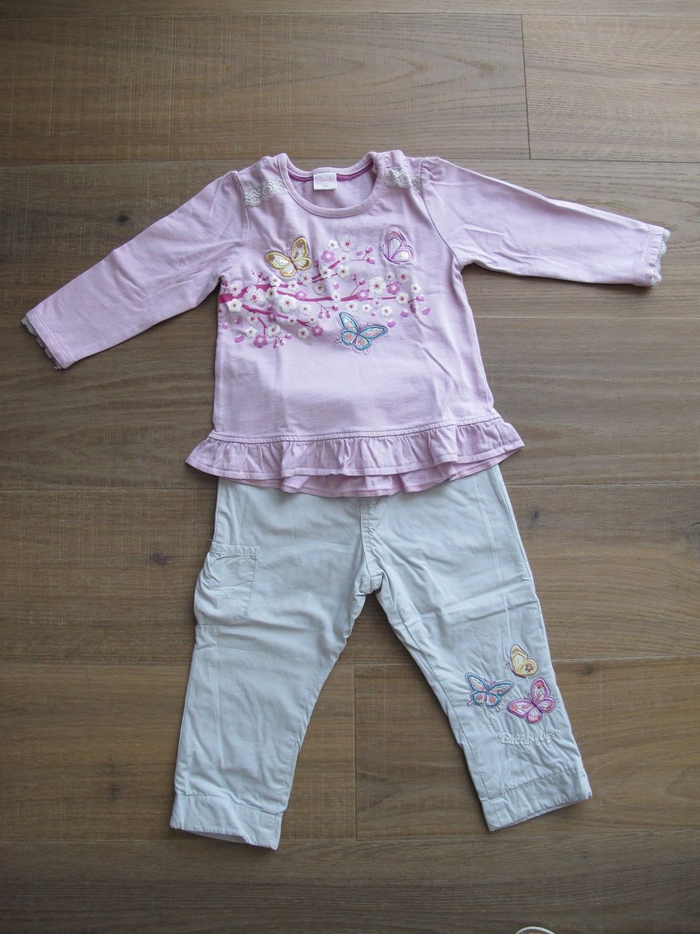 Lotti & Set di vestiti: Set Hose Shirt Langarm Gr. 86 – Usato da Rheinfelden venduto da zwitschi_09