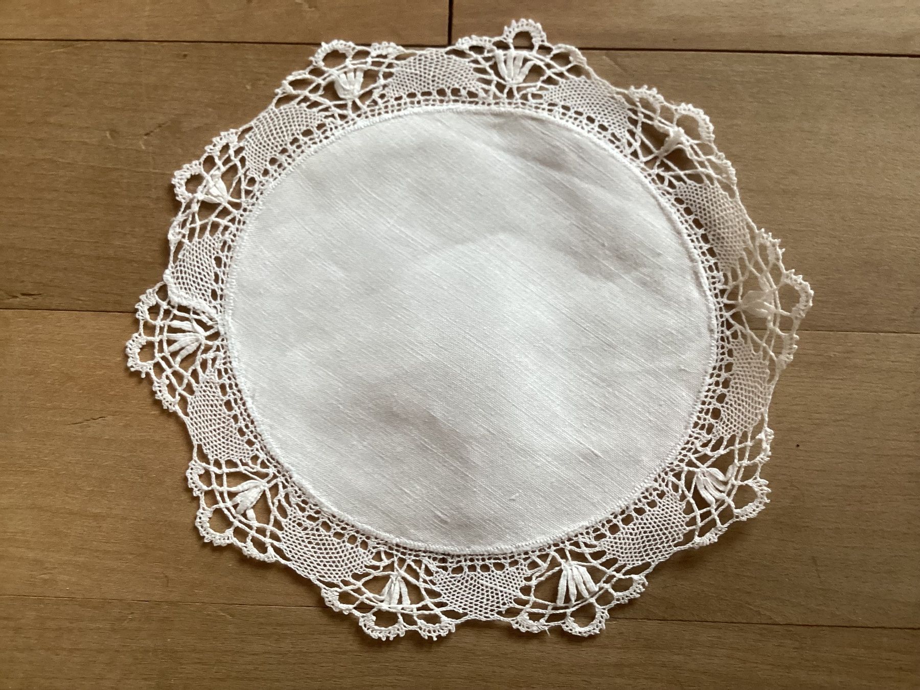 Sottobicchieri: Handgemachte Deckchen, weiss, mit Spitze - Vintage Stil – Usato da Muttenz venduto da bar_ws7n