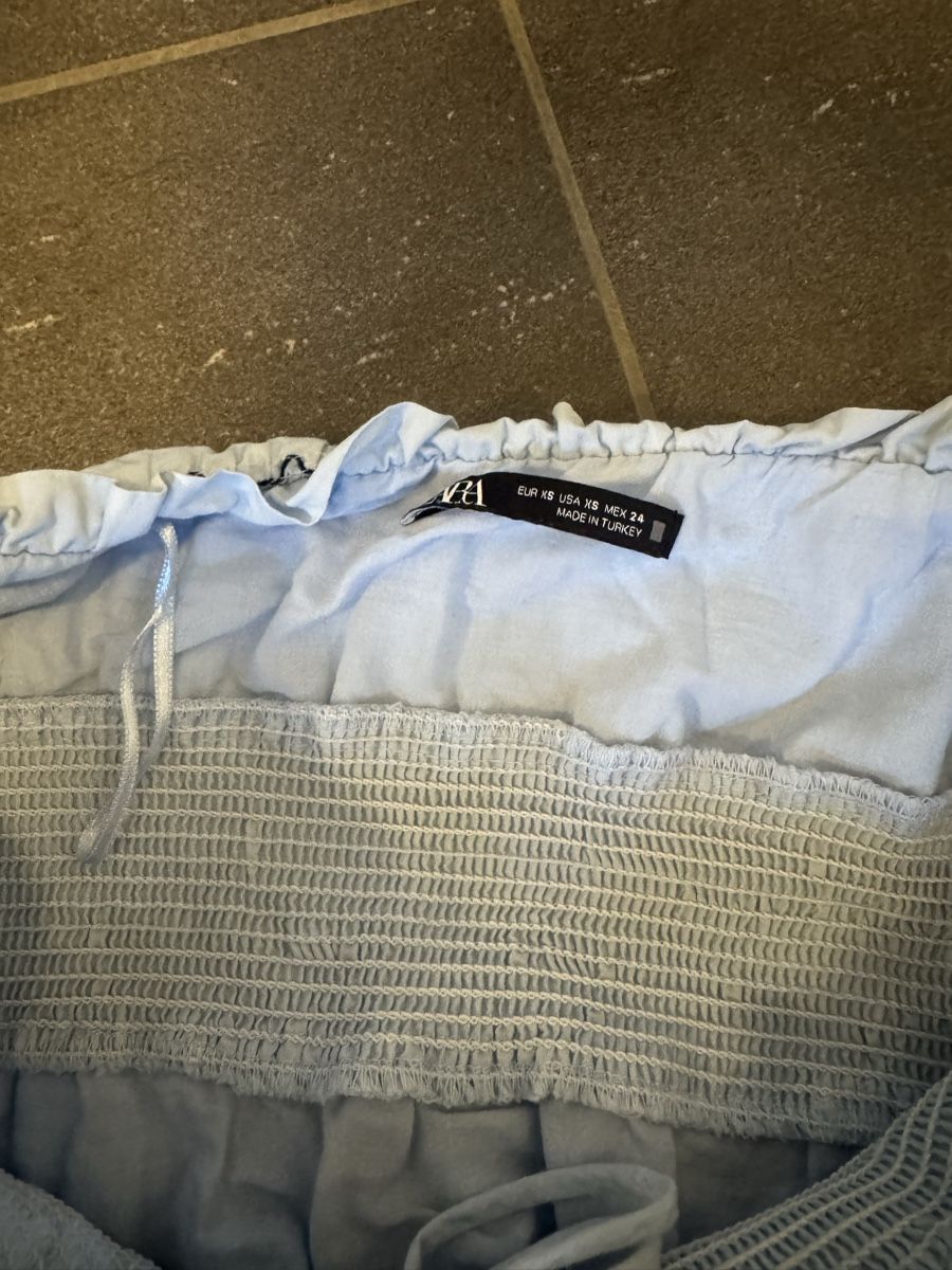 Zara Top: Zara Trägerloses Top, hellblau – Usato da Aathal-Seegräben venduto da mar_k6lw 1
